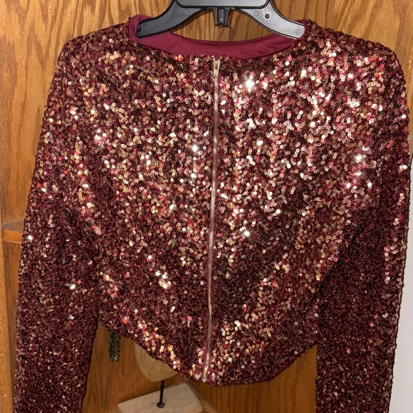 Red sequin shirt - Picture 3 of 4
